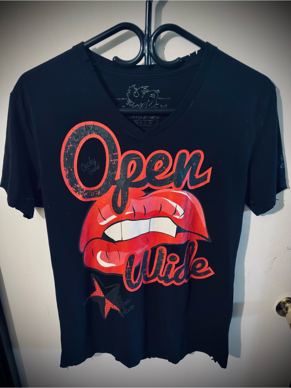 Open Wide V-Neck Graphic Tee - Black with Red Lip Print